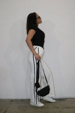 On The Run Cargo-White