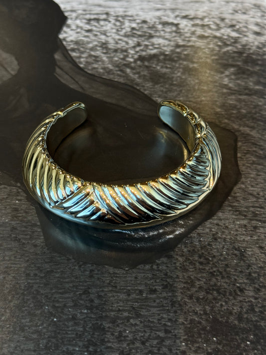 Atlas Cuff-Gold
