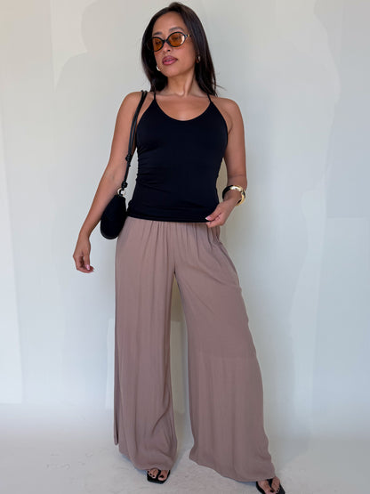 Just Enough Top-Black