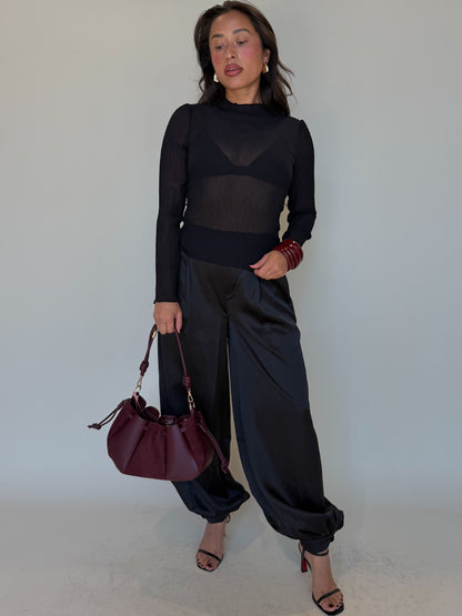 In Between Top-Black