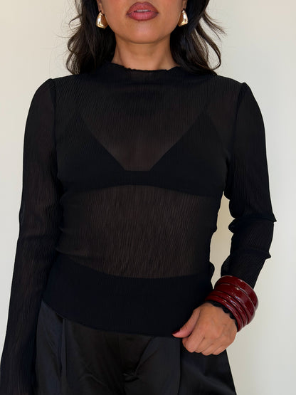 In Between Top-Black