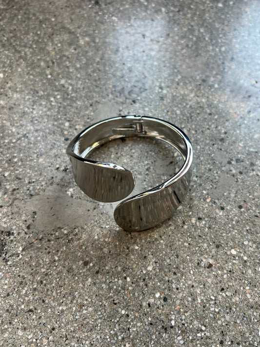 Crossover Cuff